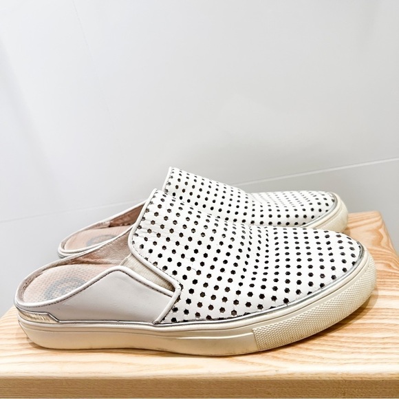 Wishbone white mesh slide on shoes - Picture 5 of 10